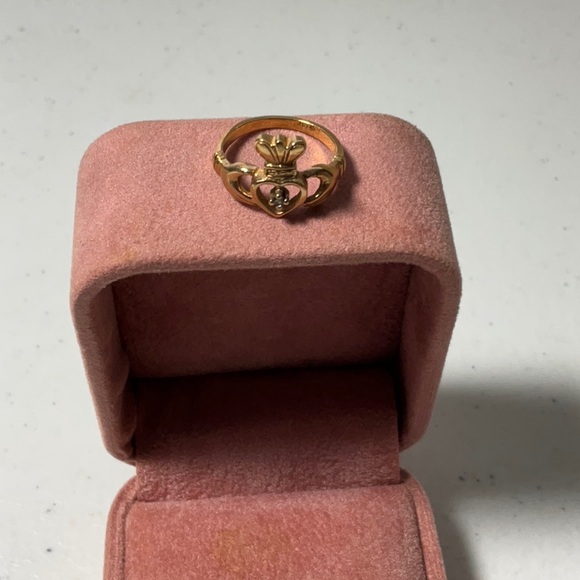 10kt Melee Diamond Claddagh Ring - Picture 2 of 5